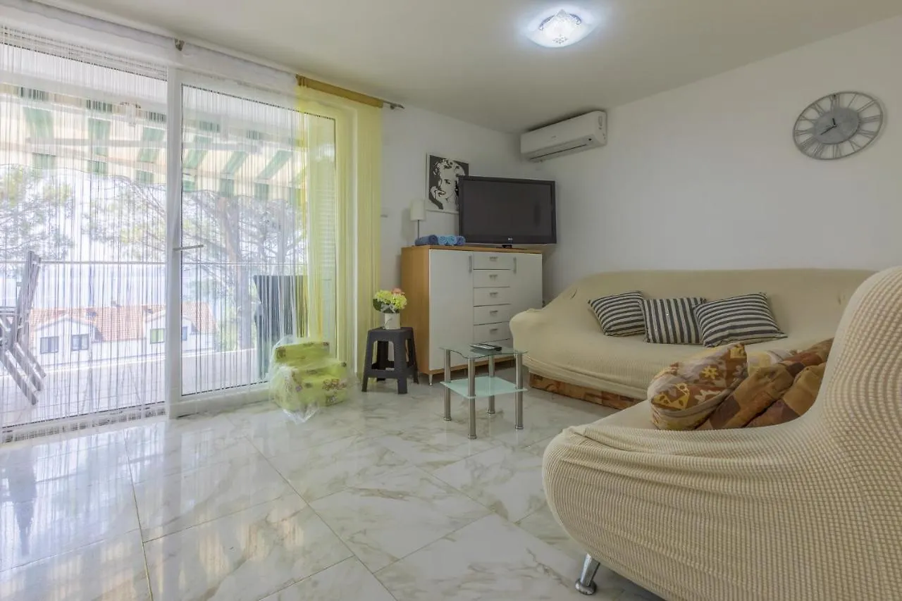 Kotvica Apartment Selce Croatia