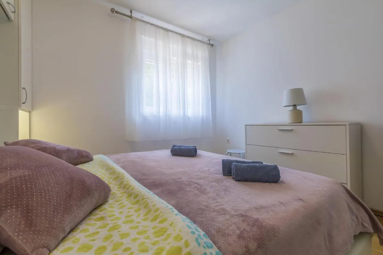 Kotvica Apartment Selce