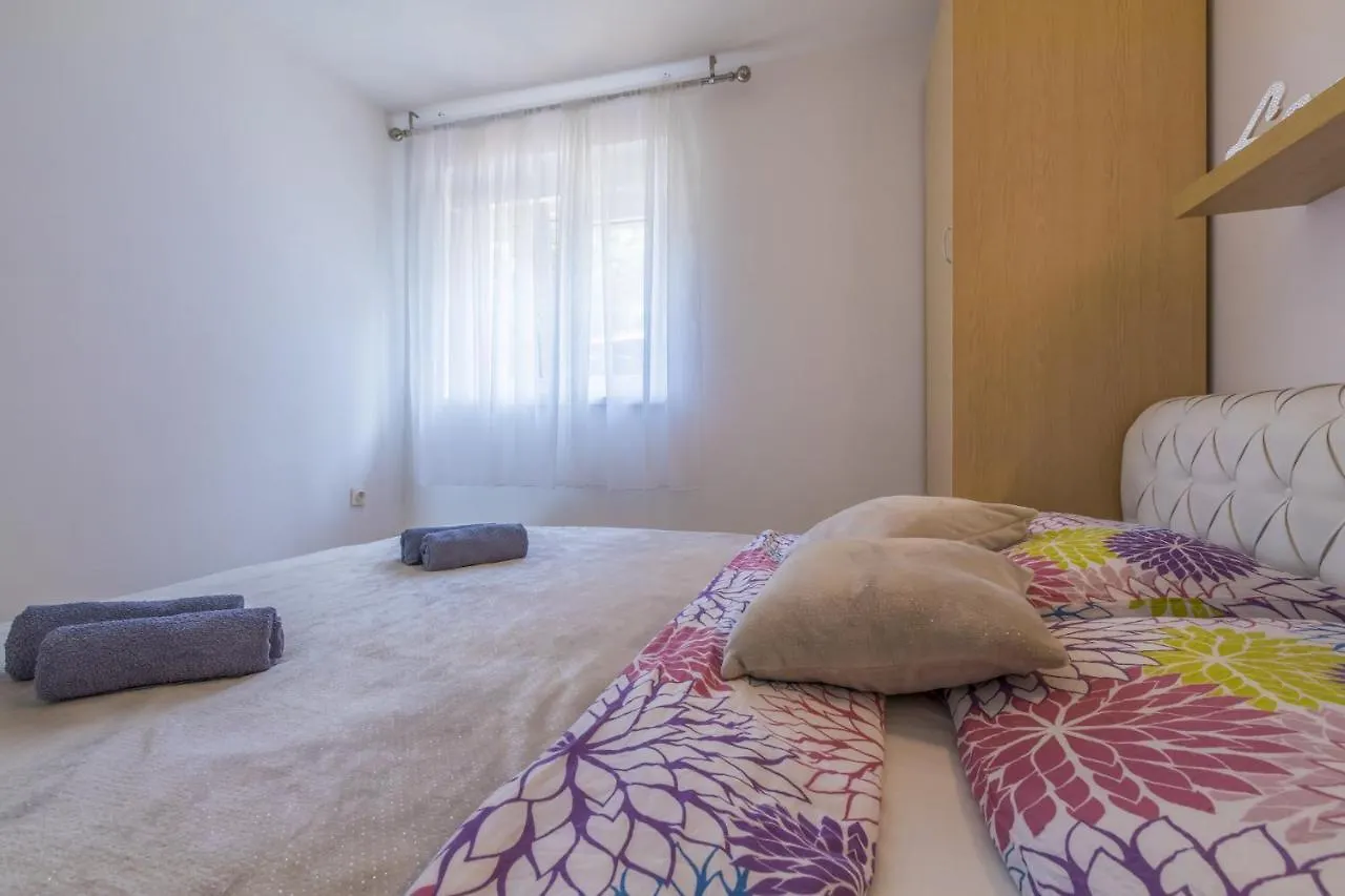 Kotvica Apartment Selce