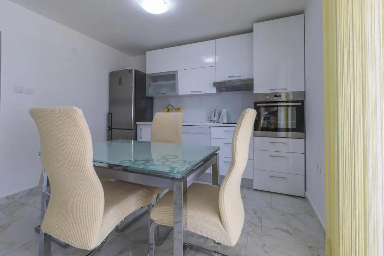 Kotvica Apartment Selce