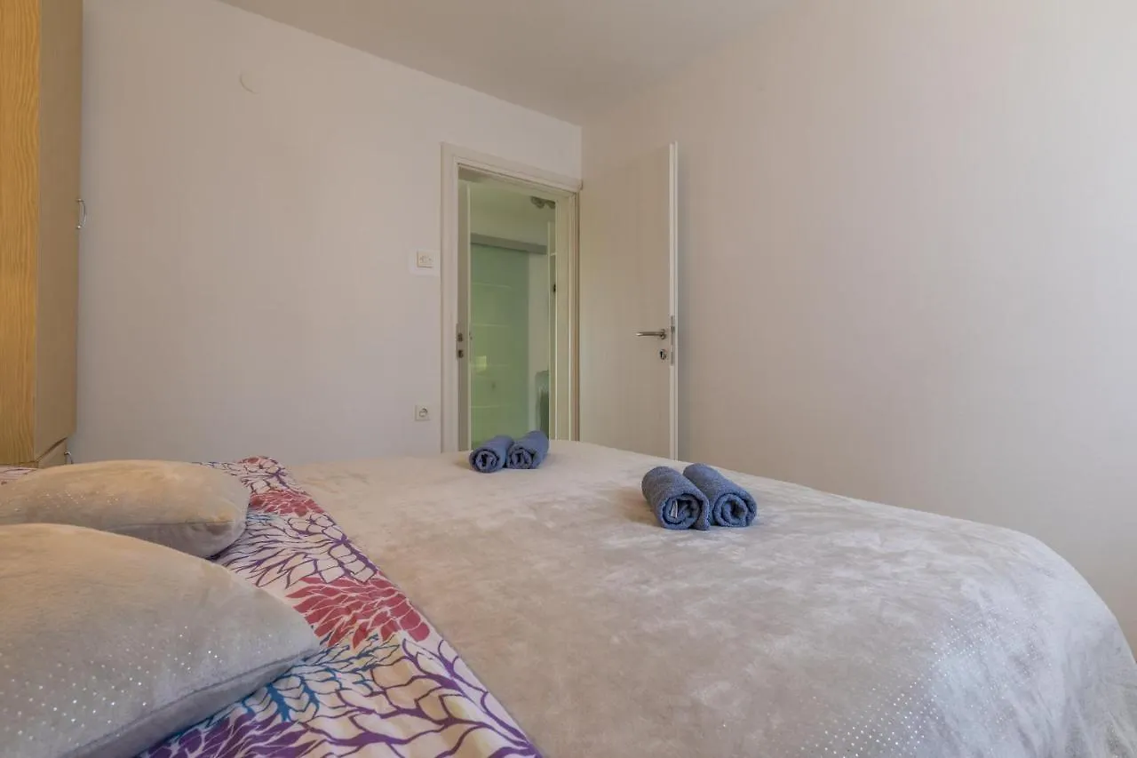 Kotvica Apartment Selce