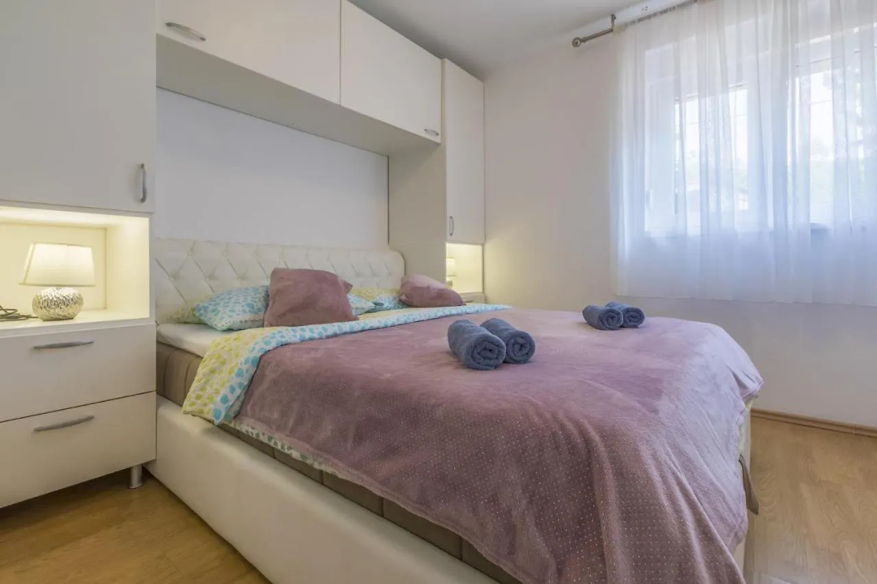 Kotvica Apartment Selce Croatia