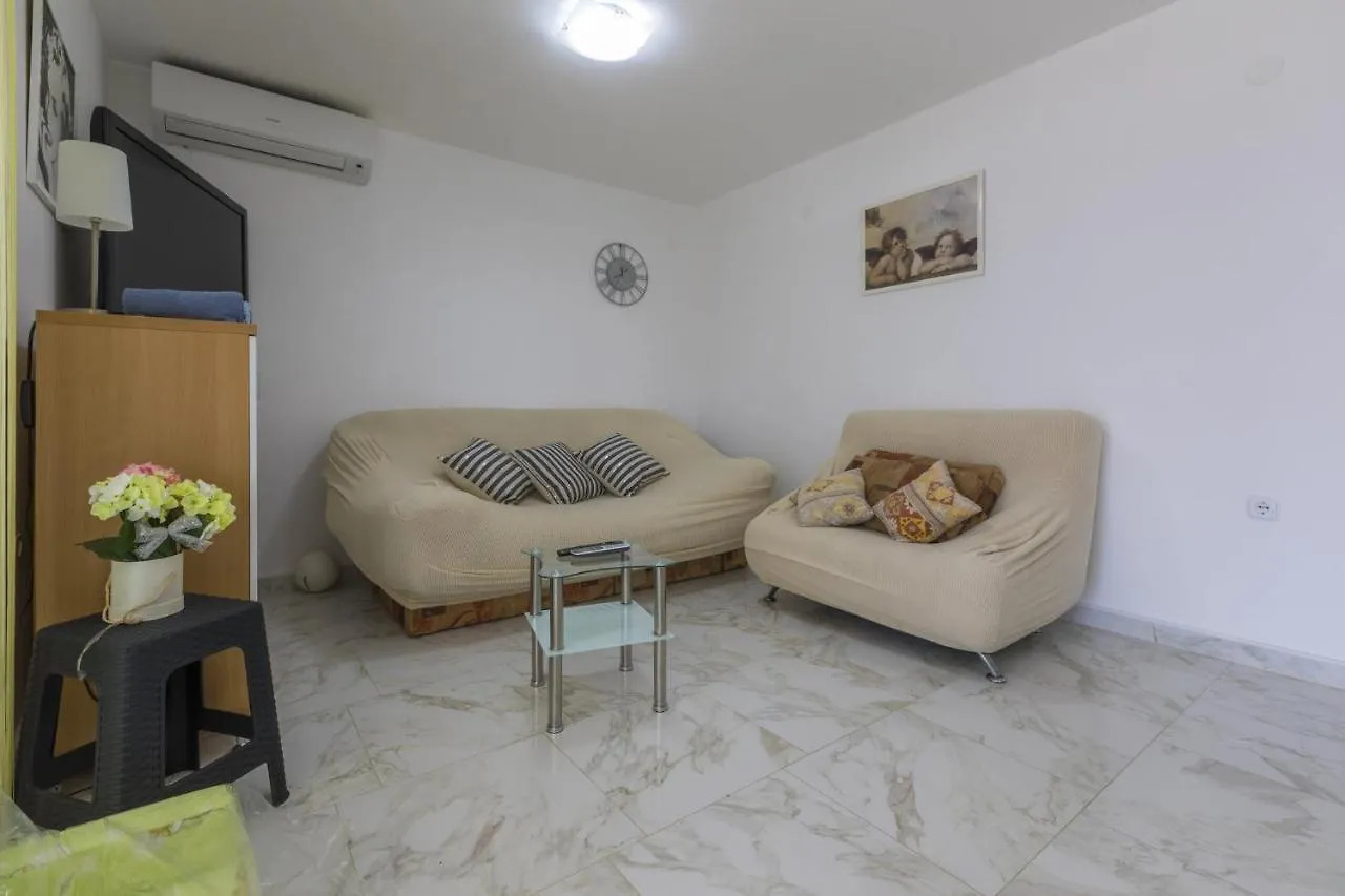 Kotvica Apartment Selce Croatia