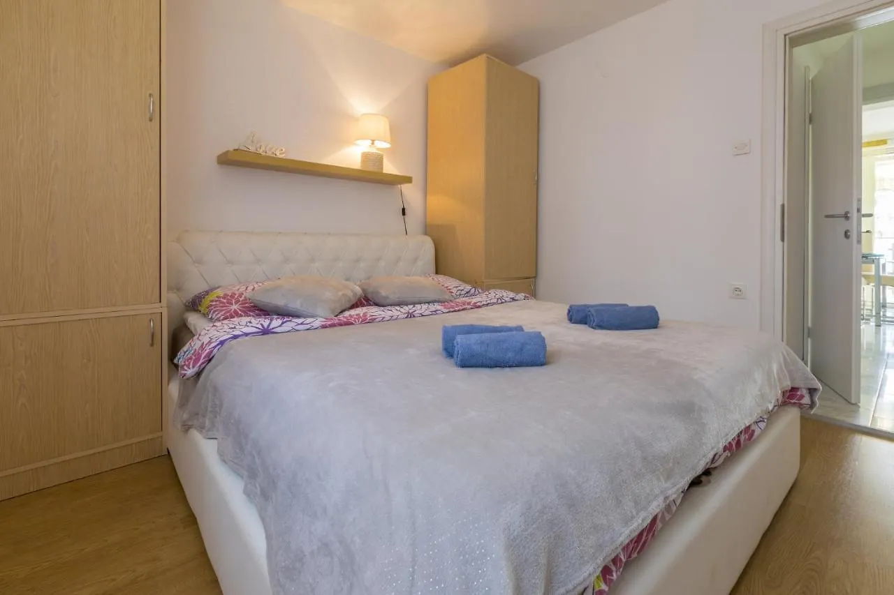 Kotvica Apartment Selce Croatia